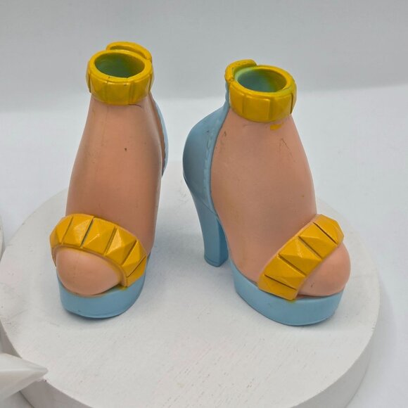 Bratz Shoefie Snaps Shoes Set With White Star Brush - Picture 3 of 8